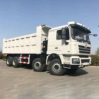 Shacman 8X4 Camions à ordures pour machines lourdes LHD réservoir de chargement Dimension 6800*2350*1600mm