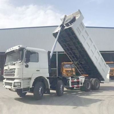 Shacman 8X4 Camions à ordures pour machines lourdes LHD réservoir de chargement Dimension 6800*2350*1600mm